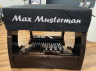 Megacover_Pergamon_Black_Eigen_kl